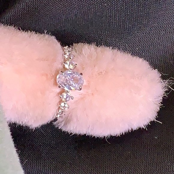 Silver Toned Ring with Oval Clear Stones With Eight Smaller Stones - Picture 8 of 12